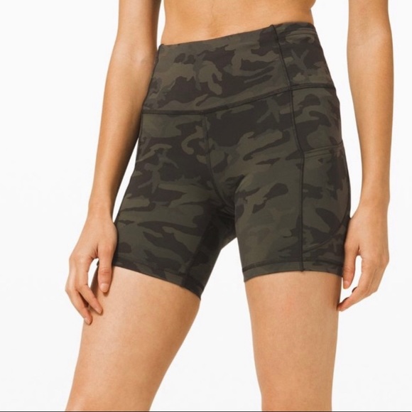 Lululemon Fast and Free Shorts 6" - Picture 2 of 2
